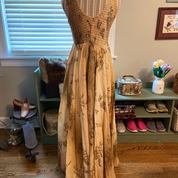 Vintage sleeveless maxi dress with smocked bodice and full skirt - Picture 6 of 9